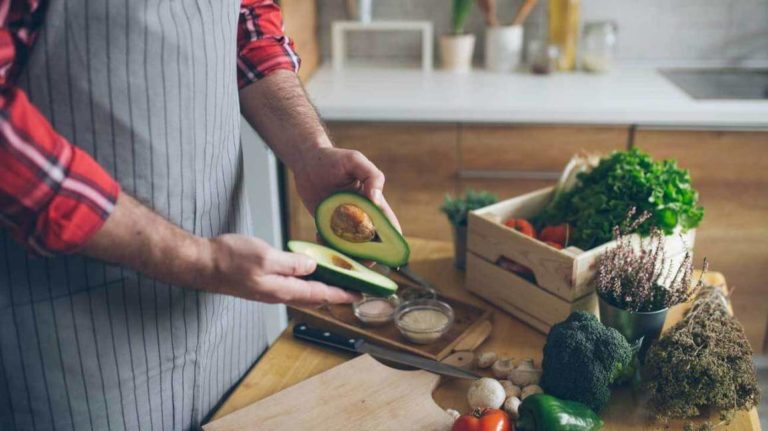 5 Health Benefits of Low-Carb and Ketogenic Diets