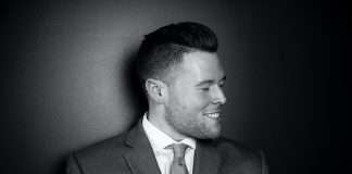 change in Ecommerce Sales