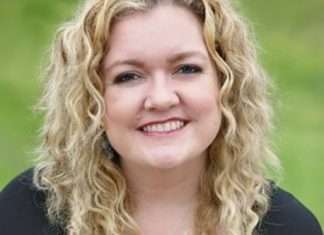 Colleen Hoover Net Worth, Bio, Career & More! colleen hoover net worth